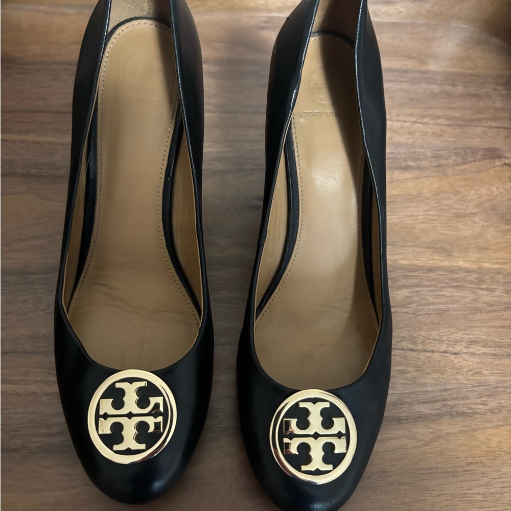 Tory Burch Logo Sally Wedge Sz 9.5 Black
